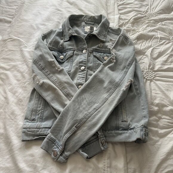 Forever 21 Los Angeles Women's Size Small Button Distressed Denim Jacket - Picture 3 of 10